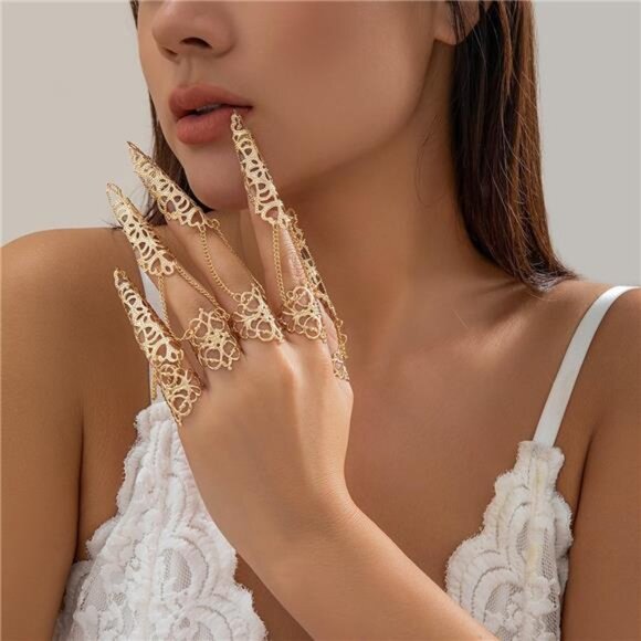 Gothic Punk Nail Bracelet – Claw Hand Chain Jewelry Statement Accessory - Picture 2 of 5